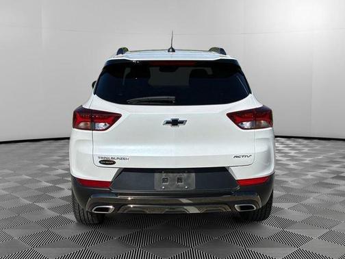 Iridescent Pearl Tricoat 2023 Chevrolet Trailblazer ACTIV