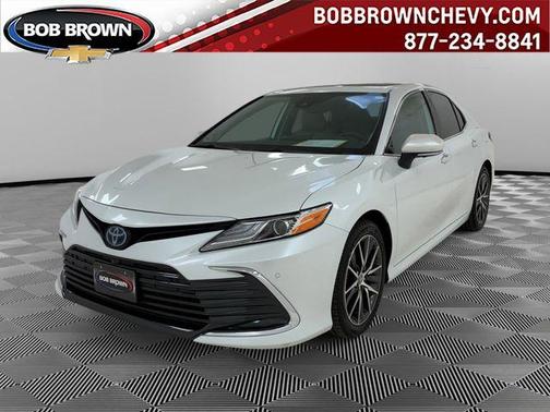 Beige 2022 Toyota Camry Hybrid XLE
