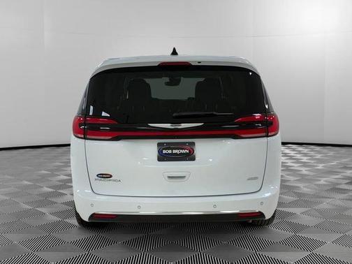 White 2024 Chrysler Pacifica Touring-L