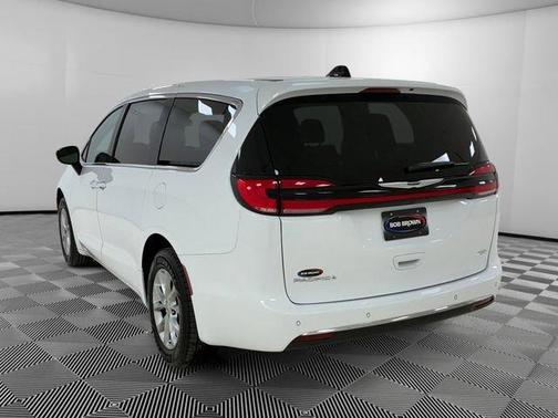 White 2024 Chrysler Pacifica Touring-L