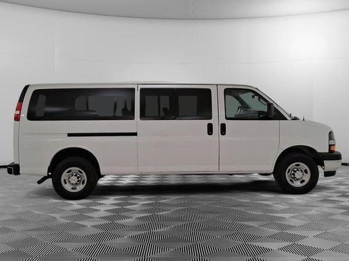 2024 Chevrolet Express 3500 LT
