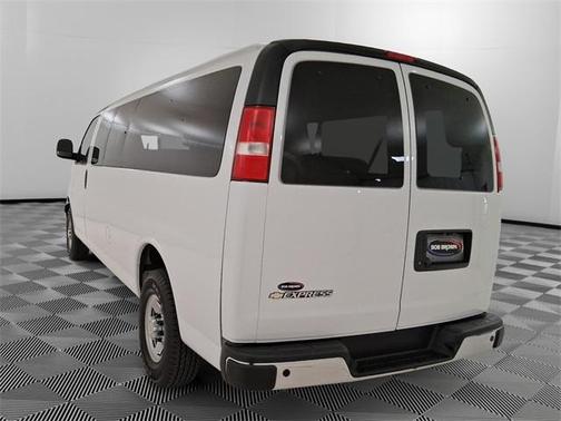 2024 Chevrolet Express 3500 LT