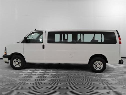 2024 Chevrolet Express 3500 LT