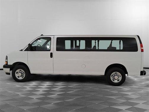 2024 Chevrolet Express 3500 LT