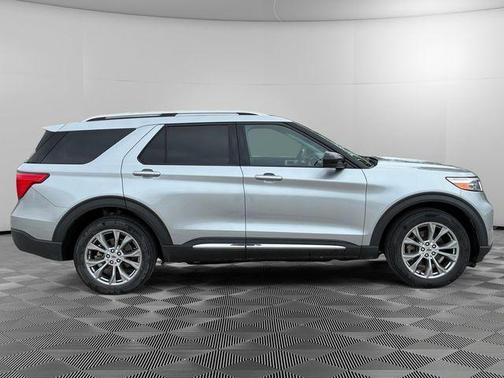 Silver 2022 Ford Explorer Limited