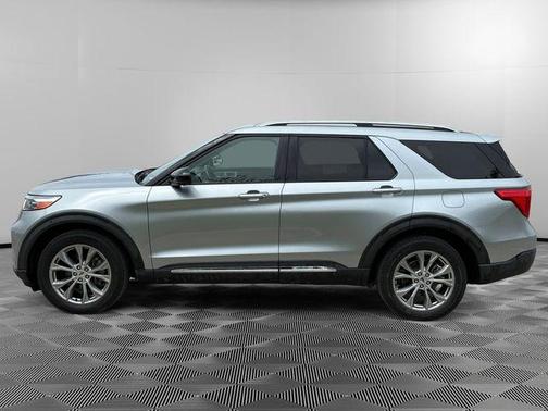 Silver 2022 Ford Explorer Limited