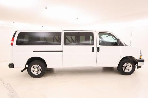 2024 Chevrolet Express 3500 LT