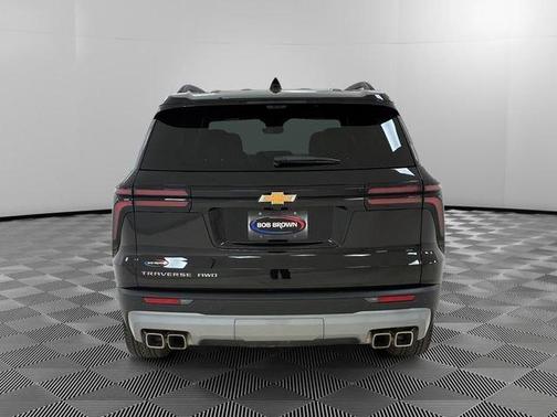 Mosaic Black Metallic 2026 Chevrolet Traverse LT