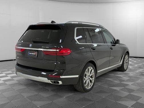Black Sapphire Metallic 2022 BMW X7 xDrive40i