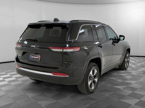 Black 2022 Jeep Grand Cherokee 4xe Base