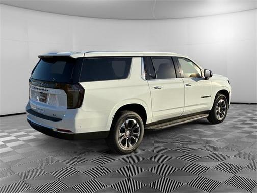 2026 Chevrolet Suburban LT