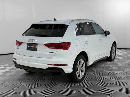 Arkona White 2025 Audi Q3 45 S line Premium