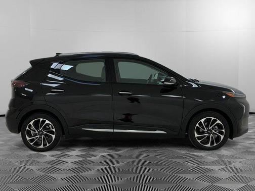 Mosaic Black Metallic 2022 Chevrolet Bolt EUV Premier