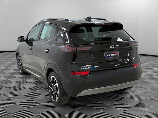 Mosaic Black Metallic 2022 Chevrolet Bolt EUV Premier