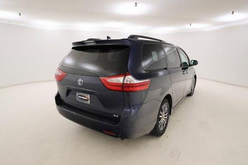 2018 Toyota Sienna XLE