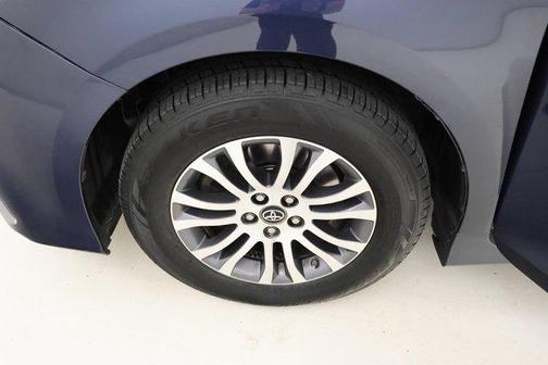 2018 Toyota Sienna XLE