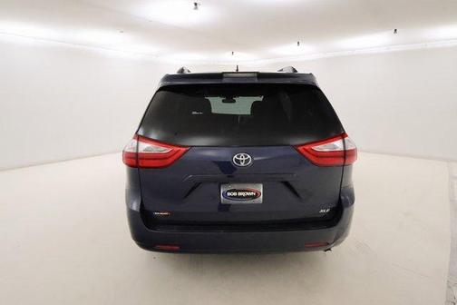 2018 Toyota Sienna XLE