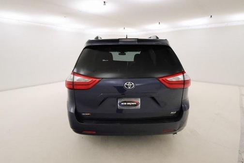 2018 Toyota Sienna XLE