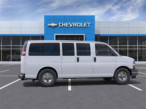 2025 Chevrolet Express 3500 LT