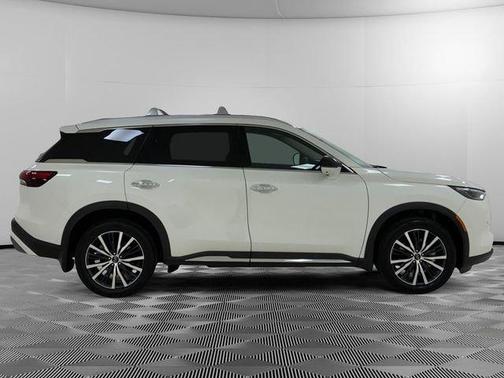 Majestic White 2025 INFINITI QX60 SENSORY