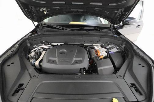 2021 Volvo XC90 Recharge Plug-In Hybrid T8 Inscription Expression 7 Passenger