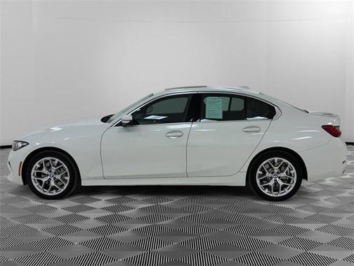 2025 BMW 330 i xDrive