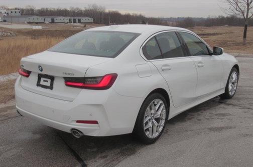 2025 BMW 330 i xDrive