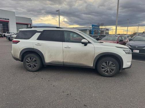 2024 Nissan Pathfinder SV 4WD