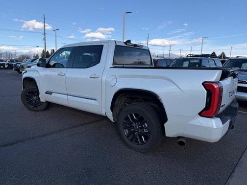 2023 Toyota Tundra Hybrid Platinum