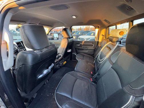 2023 RAM 2500 Laramie Crew Cab 4x4 6'4' Box