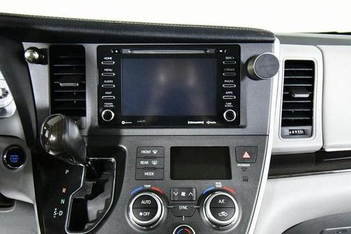 2018 Toyota Sienna XLE