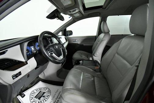 2018 Toyota Sienna XLE