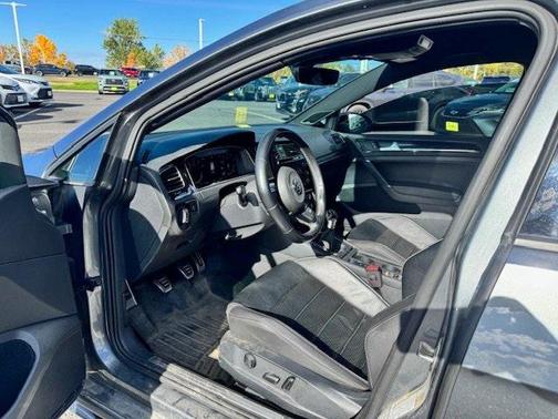 2018 Volkswagen Golf R 2.0T Manual