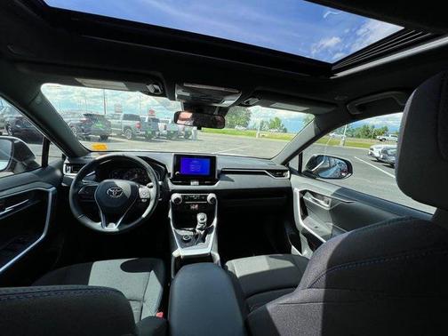 2024 Toyota RAV4 Hybrid SE