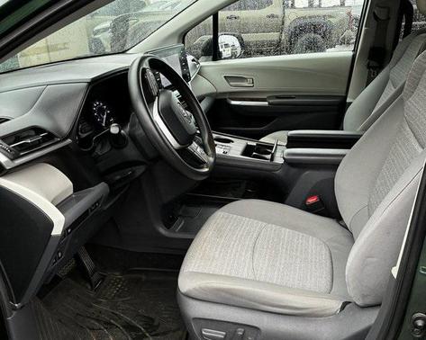 2021 Toyota Sienna LE