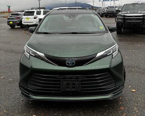 2021 Toyota Sienna LE