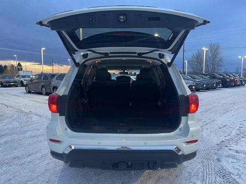 2019 Nissan Pathfinder SL