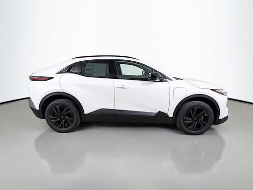 Pearl 2026 Toyota C-HR SE