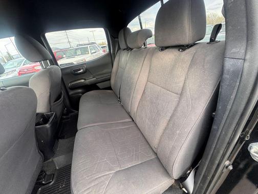 Midnight Black Metallic 2018 Toyota Tacoma TRD Sport