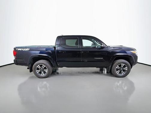 Midnight Black Metallic 2018 Toyota Tacoma TRD Sport