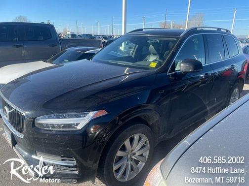 2016 Volvo XC90 T6 Momentum