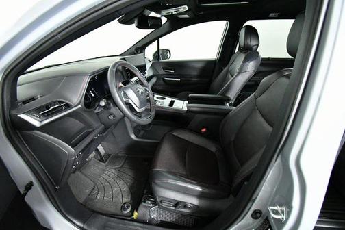 2025 Toyota Sienna XSE 7 Passenger