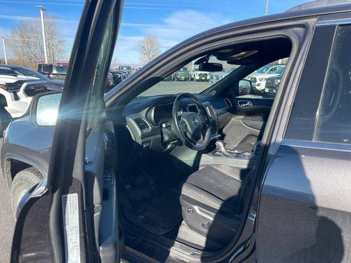 2020 Jeep Grand Cherokee Laredo