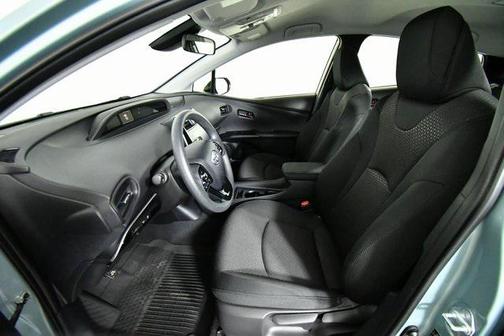 2021 Toyota Prius LE