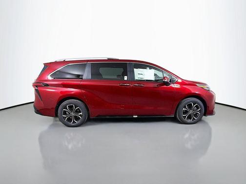 Pearl 2026 Toyota Sienna Platinum