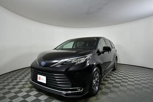 Midnight Black Metallic 2023 Toyota Sienna XLE