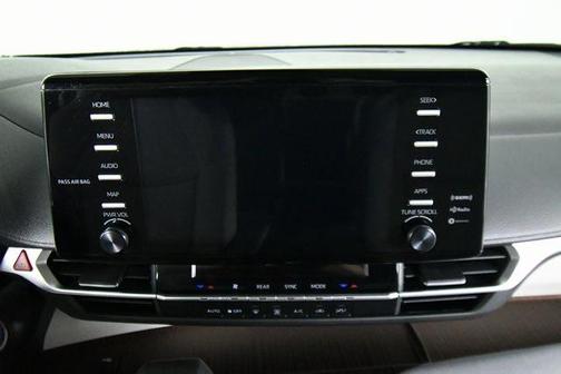 2024 Toyota Sienna LE