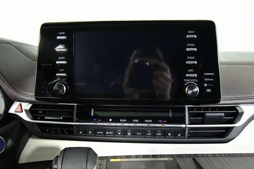 2024 Toyota Sienna Platinum