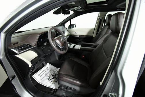2024 Toyota Sienna Platinum