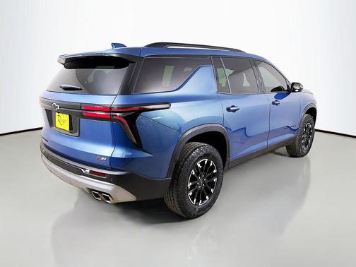 Lakeshore Blue Metallic 2024 Chevrolet Traverse AWD Z71